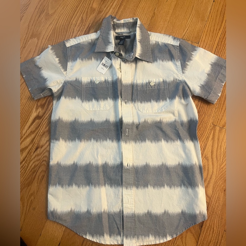 Button down nwt Shirt